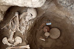 کشف گور دو جنگاور با شمشیر و خنجر آهنی در بهشهر مازندران