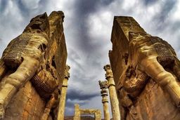 تخت‌جمشید در امان است یا در آستانه خطر؟