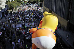 خودتان کردید.../درباره عکسی از تظاهرات مردم آمریکا