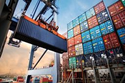 ورود کالاهای ایرانی به قطر دشوار شده است