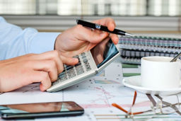 چگونه خدمات حسابرسی به شفافیت مالی و کاهش ریسک کمک می‌کند؟