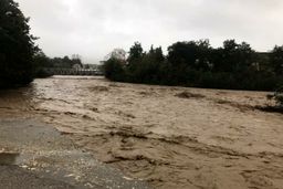 سیلاب ناگهانی عصر یکشنبه شهرک هزارانی آبدانان را فرا گرفت+فیلم
