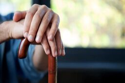 شرایط بازنشستگی پیش از موعد بانوان با ۲۰ سال سابقه خدمت