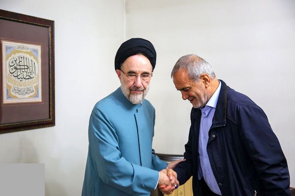 دو خرده‌روایت از مصدق و خاتمی برای پزشکیان