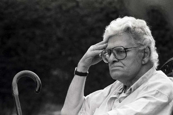 مؤلف فضا/برای 100سالگی احمد شاملو که معتقد بود بهترین کار آرتور میلر ازدواج با مریلین مونرو بود