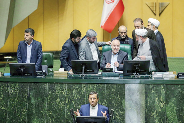 پارادوکس استیضاح/مروری بر گفته‌‏های نمایندگان قبل و بعد از استیضاح عبدالناصر همتی