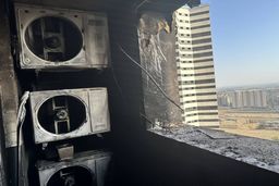 نجات ۴۰ نفر از آتش‌سوزی برج مسکونی در بزرگراه شهید خرازی