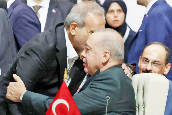 یک حبه قند/درباره عکسی از پزشکیان و اردوغان