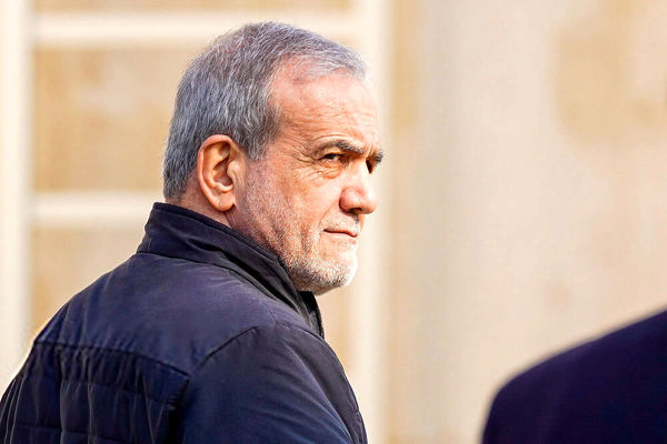 عدم کفایت یا چنته خالی خالص‌‏سازان؟/ مروری بر دور تازه حملات و بهانه‌گیری‌‏ها علیه پزشکیان