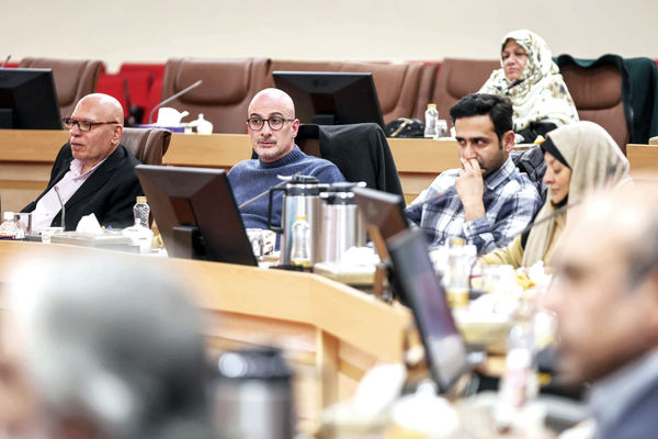 بلندگوی مواضع / بررسی عملکرد و جایگاه سخنگو در احزاب فعال ایران در گفت‌وگو با سخنگویان سه حزب