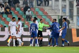 صعود گل‌گهر به رده چهارم با برتری حداقلی برابر آبی‌ها