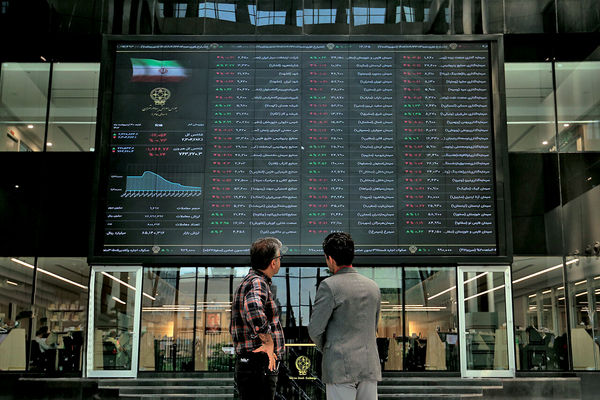 روز سیاه رانت و اعتمادی که بازنگشت/بعد از دوسال هنوز زیان سهامداران بورس در رخداد 17 اردیبهشت 1402 جبران نشده است