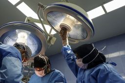 معاون سازمان نظام پزشکی: گزارش‌‌هایی از انجام عمل‌ جراحی توسط تکنیسین‌‌ها رسیده