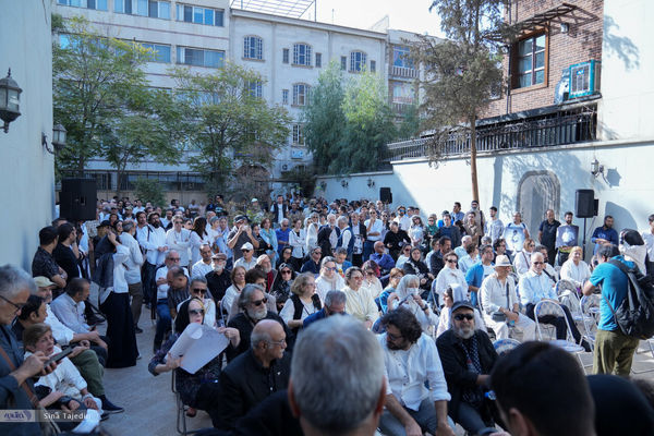 مرگ به‌مثابه تغییر فرهنگی/درباره شیوه‌ سوگواری در تشییع ناصر تقوایی