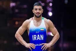 مدال طلای کشتی آزاد زیر ۲۳ سال جهان به محمدمبین عظیمی رسید