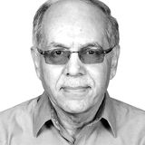 کوروش احمدی