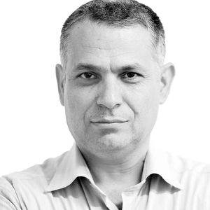 منصور بیطرف