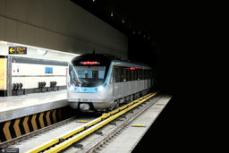 مشقت کـــار درتونل‌های زیـــــرزمینی/روایت‌هایی از شرایط کاری و مطالبات راهبران مترو تهران