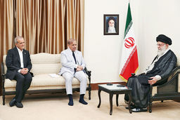 رهبری در دیدار نخست‌وزیر پاکستان تاکید کردند: لزوم فعالیت مشترک برای توقف جنایات در غزه