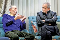 روشن‏‌بهارِ صحنه/ سالِ نوی اهالی تئاتر با حضور رئیس‏‌جمهور در خانه علی نصیریان برگزاری مراسم بزرگداشت روز ملی هنرهای نمایشی و آغاز اجرای چند اثر و... شروع شد 