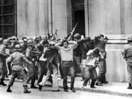 از شاعر تا قاتل/رمانی درباره کارلوس ویدر شاعری که هنرش در جنایت شکوفا می‌‏شود