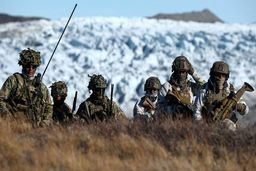 تقابل اقتصادی آمریکا و اروپا بر سر گرینلند؛ استونی موضع قاطع خود را اعلام کرد