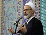 امام جمعه قم: سوءاستفاده از مطالبات، کمک به دشمنان ملت است