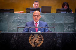 وزیر خارجه بحرین: حل‌وفصل مسالمت‌آمیز درگیری‌ها، اصل سیاست خارجی ماست