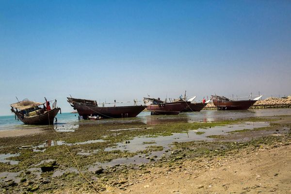 جنوب تشنه/درباره سواحل و جزایری که از توسعه بازمانده‌اند