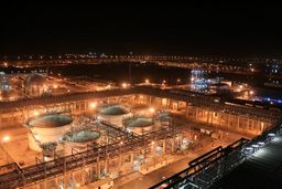 اولین گزارش ماهانه پتروشیمی تازه بورسی شده هلدینگ خلیج‌فارس در کدال؛ 
رشد چشمگیر درآمد و تولید «اروند» با افزایش ۱۰ همتی در ۹ماهه ۱۴۰۴