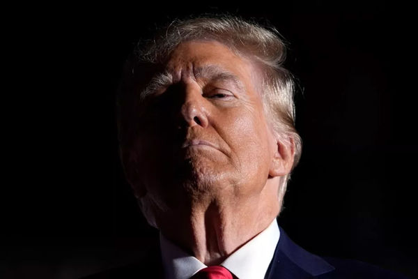 دونالد ترامپ در گفت‌‏وگو با مجله آتلانتیک: هم آمریکــــا را اداره می‌‏کنــم هم جهــان را 