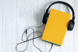 خواندن یا شنیدن کتاب فرقی ندارد