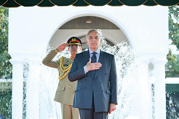 نخست‌وزیر پاکستان امروز به ایران می‌آید/شریف در تهران