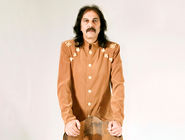 پلنگی که ماه را فتح ‌کرد/به بهانه خداحافظی کورش یغمایی از دنیای موسیقی 