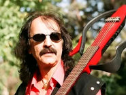 برای دلجویی، دیر است... دیـر