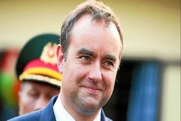 وزیر دفاع فرانسه: ایران را دست‌کم نگیرید