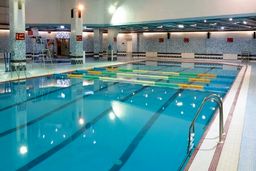 مسمومیت ۱۸ نفر بر اثر انتشار گاز کلر در استخر مشهد