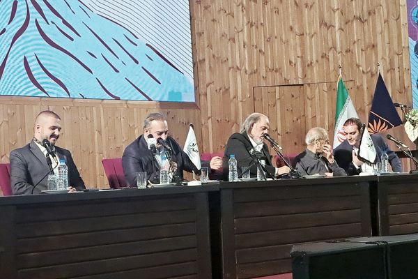 تاب‌آوری برای عبور از بحران/گفتارهایی از هادی خانیکی، تهمورث بشیریه، غلامرضا امیرخانی و مهدی مطهرنیا درباره آینده ایران