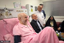 مسعود پزشکیان به عیادت خاتمی رفت