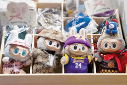 تب لبوبو در نزاع ایرانی‌‏ها/گفت‌‏‏وگو با تقی آزاد‌ارمکی درباره ریشه‏‌ها و پیامدهای تب بالای مصرف نمایشی و احساسی کالاهای فرهنگی در جامعه ایران به‏ بهانه محبوبیت یک عروسک 