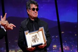 درخواست روزنامه شهرداری تهران: با جعفر پناهی و سعید روستایی برخورد کنید