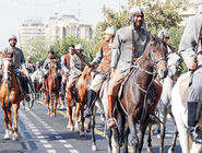 با خودتان صادق باشید/درباره عکسی از رژه سربازان هخامنشی در خیابان انقلاب