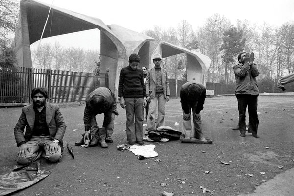 کار ایران تمام نشده است/گزارشی از نشست انقلاب فرهنگی، دانشگاه و سیاست و بررسی کتاب انقلاب سوم