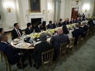 میزانسن حیرت‌انگیز ضیافت شام دونالد ترامپ