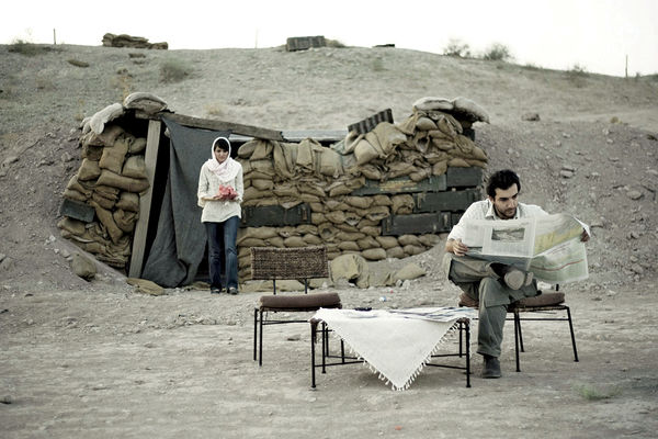 زندگی در مرز  خیال و واقعیت/تأملی بر سازوکار ذهنیِ زیستن در تعلیق و اضطرابِ جنگ با نگاهی به‏ عکس‌های گوهر دشتی با استمداد از لکان