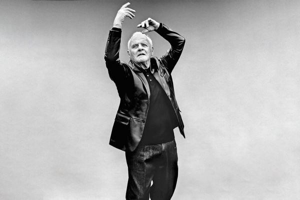 ما انسانیم، شکننده و آسیب‏‌پذیـر/آنتونی هاپکینز در آستانه ۹۰ سالگی از کودکی، سال‏‌های اولیه حضورش روی صحنه، الکلیســم خشم، شهرت، سادگی و تواضع می‌‏گوید