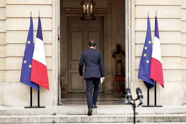 بحران جمهـوریت/استعفای سباستین لکورنو چگونه به تداوم بی‌ثباتی سیاسی در فرانسه دامن می‌زند؟