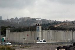 کمیته اسرا: اسیران فلسطینی در معرض سرکوب و بی‌توجهی پزشکی قرار دارند
