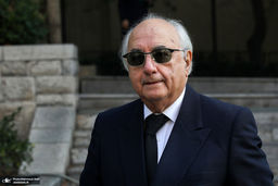 مجلسی: مگر تنگه هرمز ملک ماست که برای بستن آن تصمیم بگیریم؟