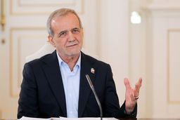 ترجمه فارسی شعر شهریار که پزشکیان در باکو خواند: چه کسی بین ما جدایی افکند؟!